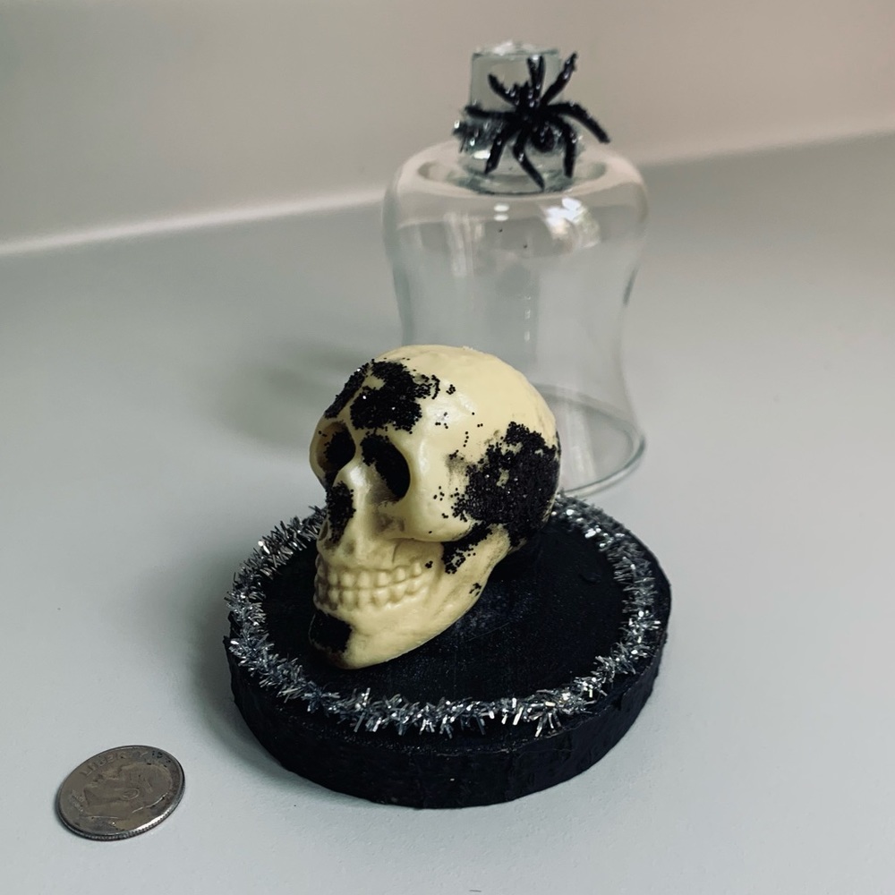 Creepy Mini Cloche - Picture 3 of 4